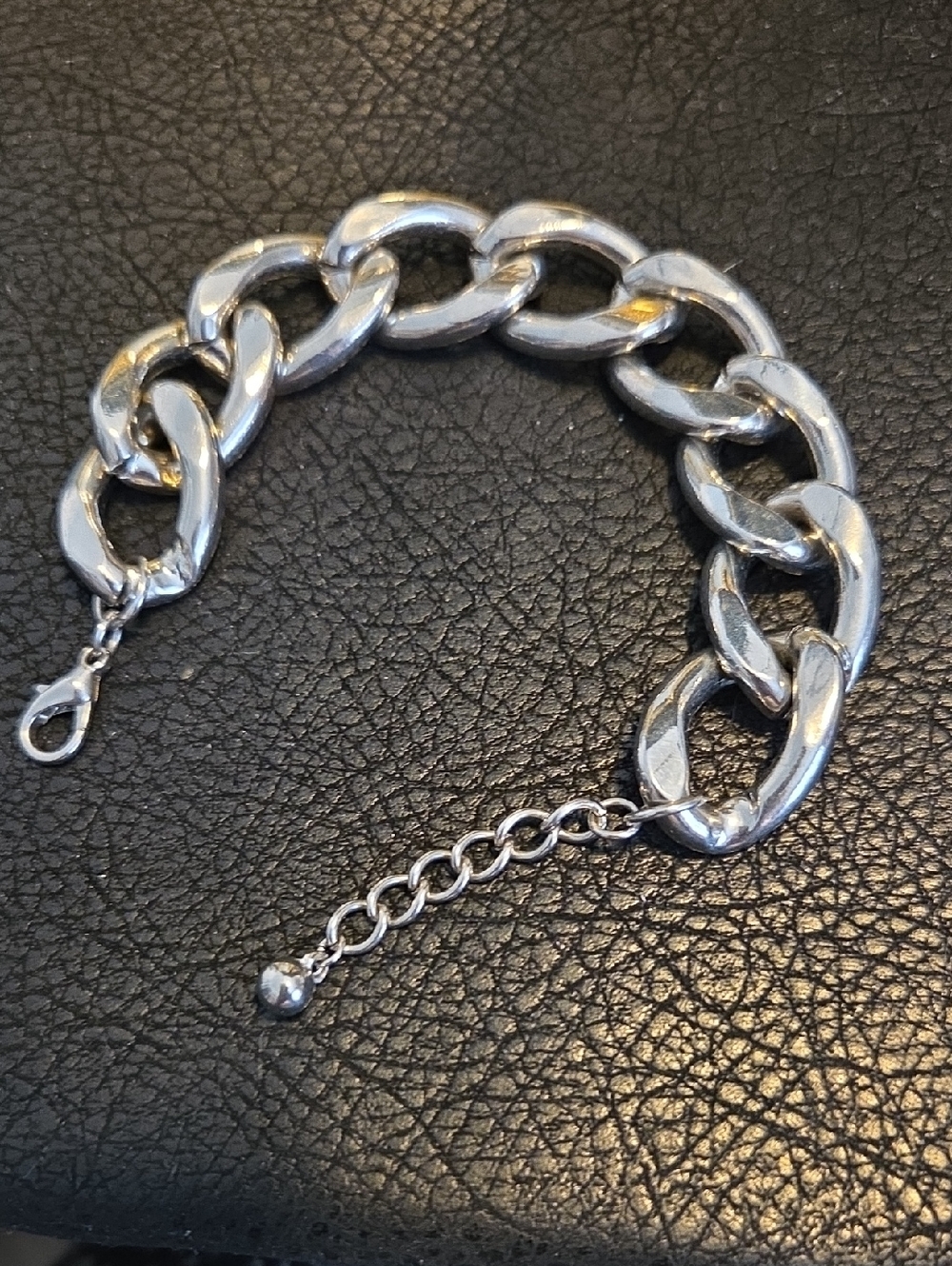 Vintage Guess Chunky Silver Link Bracelet - Polished Chain